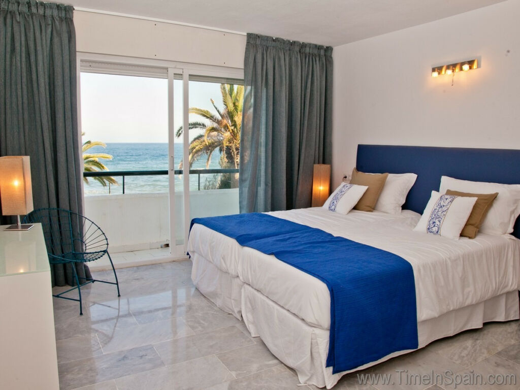 Townhouse Estepona Málaga - image 9