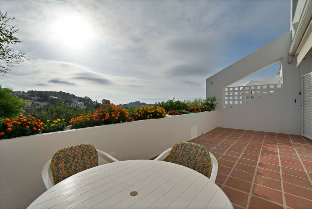 Ground Floor Apartment Benahavís Málaga - image 9