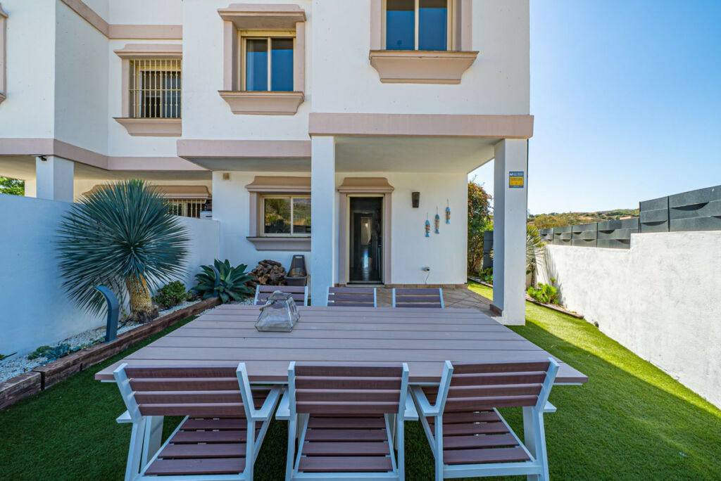 Semi-Detached House Estepona Málaga - image 9