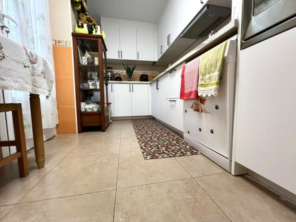 Middle Floor Apartment Torrevieja Alicante - image 9