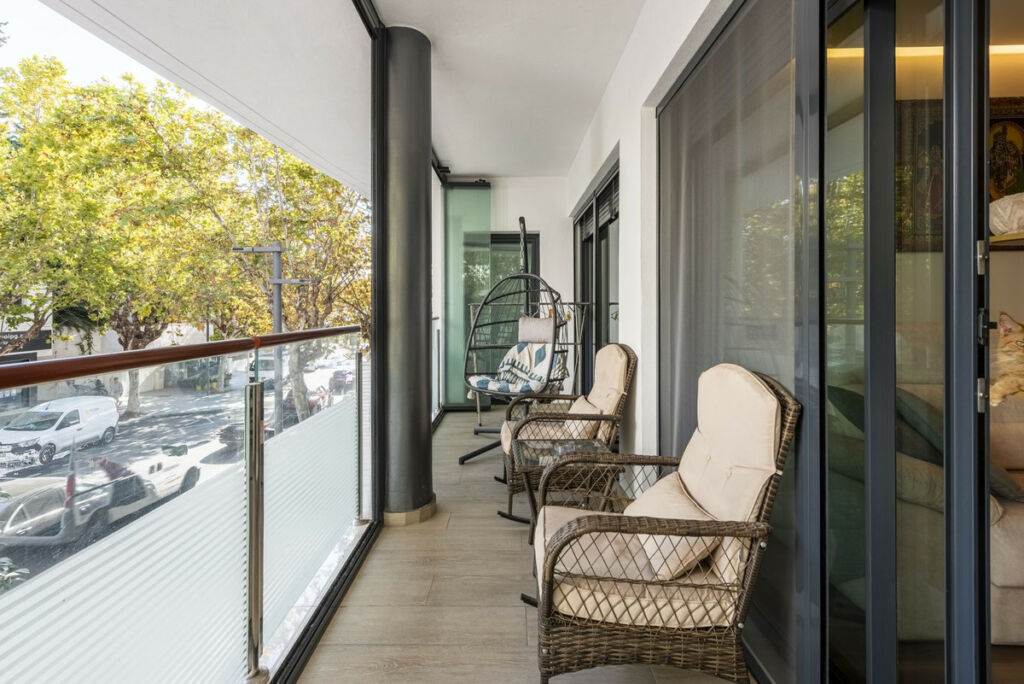 Middle Floor Apartment Estepona Málaga - image 9