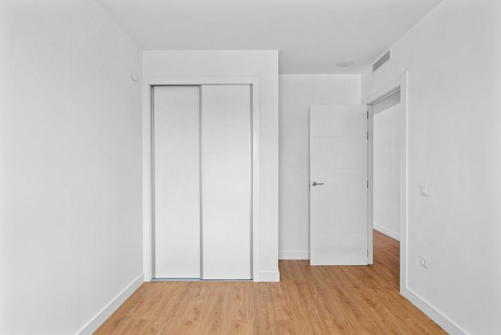 Middle Floor Apartment Villamartin Alicante - image 9