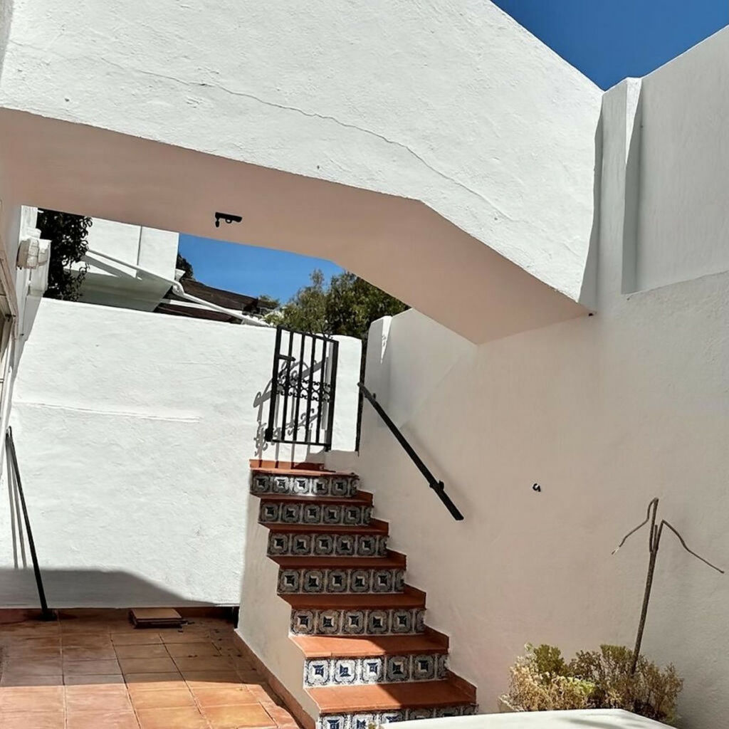 Ground Floor Apartment Calahonda Málaga - image 9