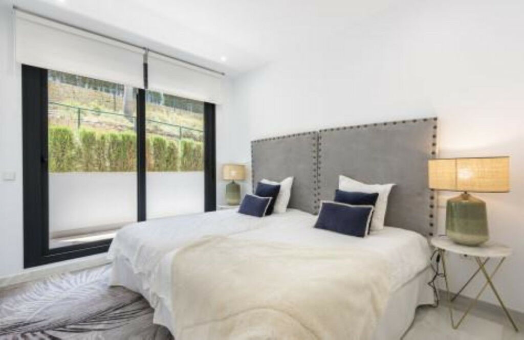 Ground Floor Apartment The Golden Mile Málaga - image 9