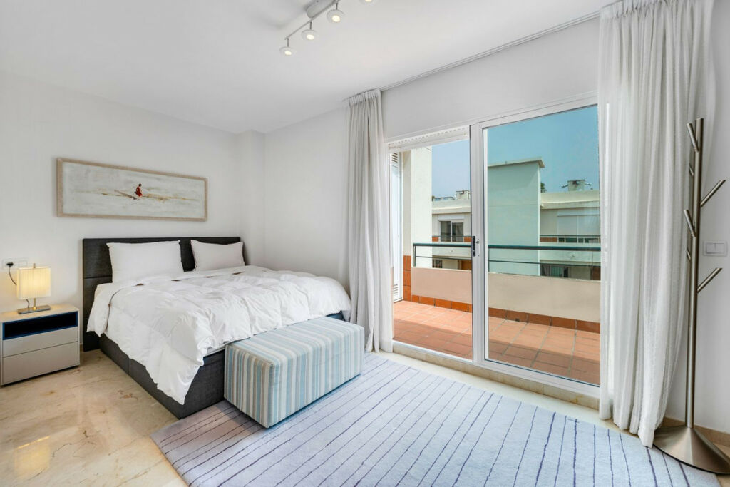 Penthouse Duplex Guadalmina Alta Málaga - image 9