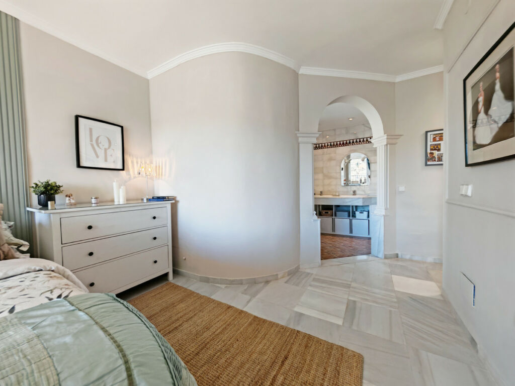 Semi-Detached House Riviera del Sol Málaga - image 9