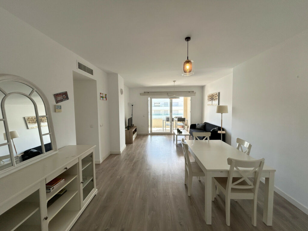 Middle Floor Apartment Nueva Andalucía Málaga - image 9