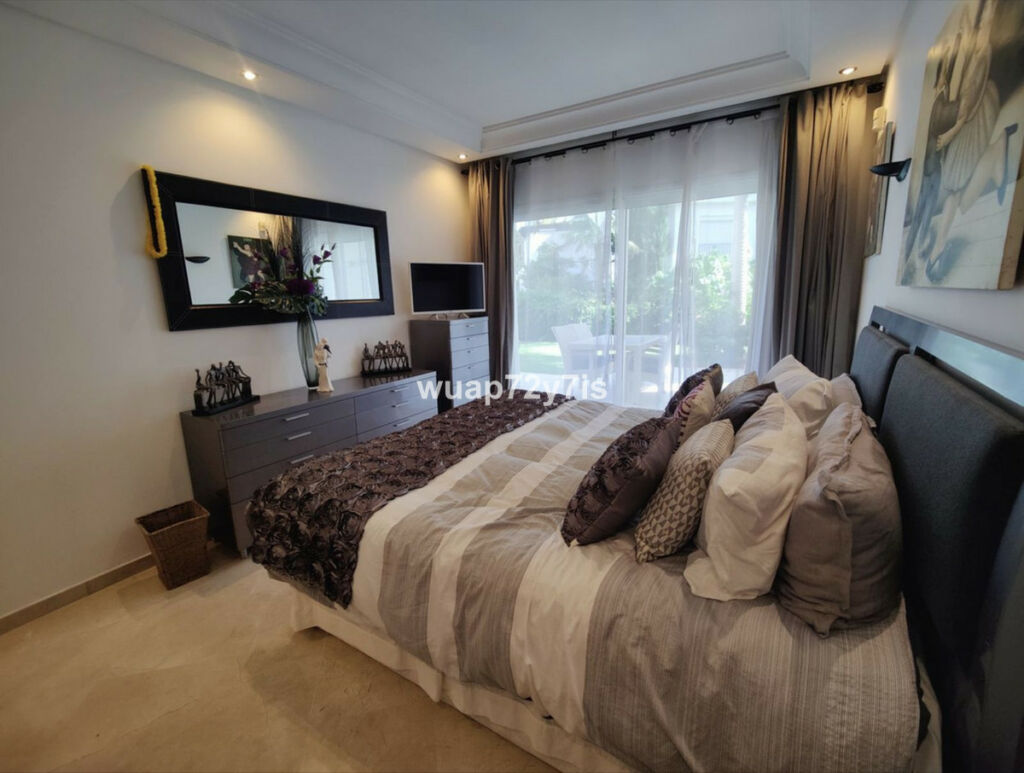Ground Floor Apartment Puerto Banús Málaga - image 9