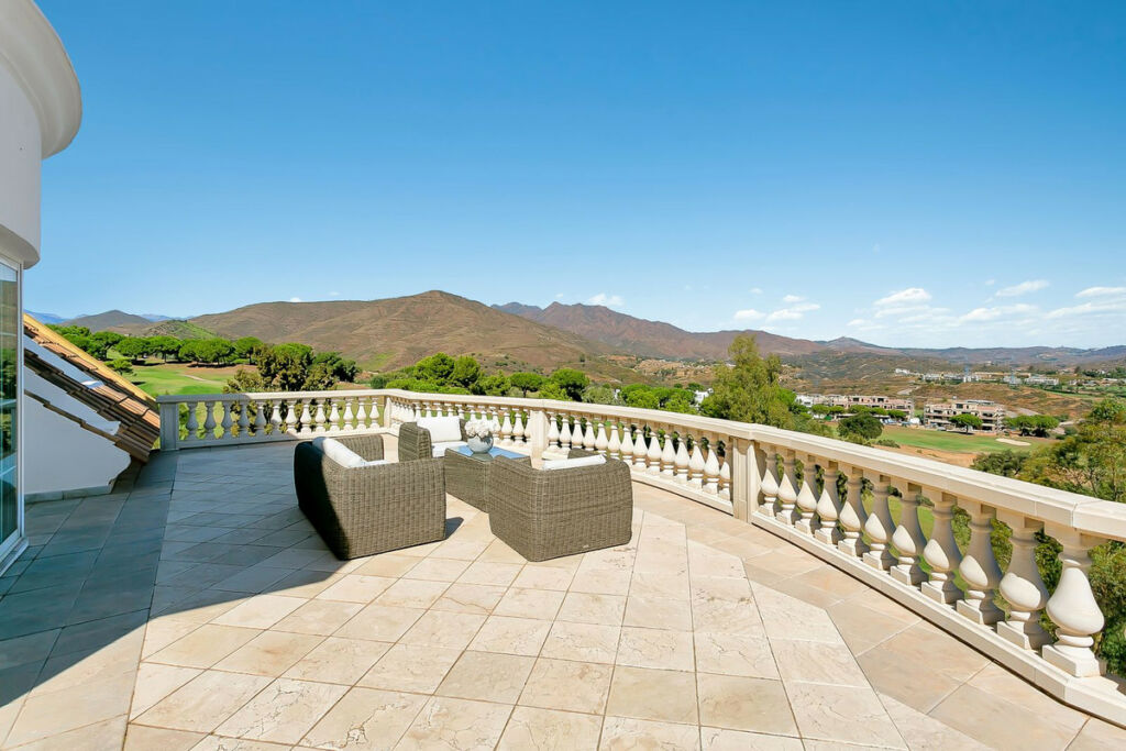 Detached Villa La Cala Golf Málaga - image 9