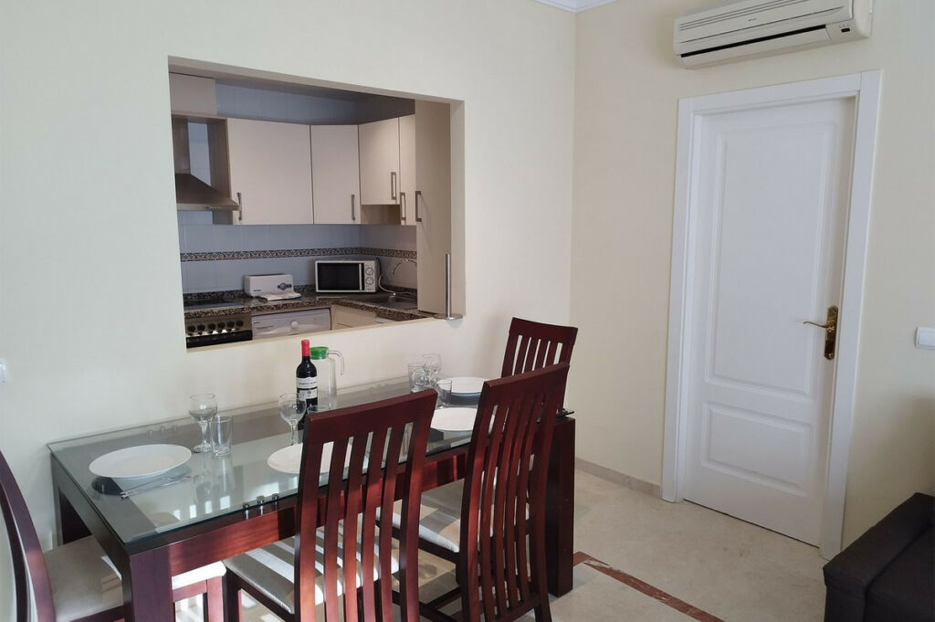 Ground Floor Apartment Estepona Málaga - image 9