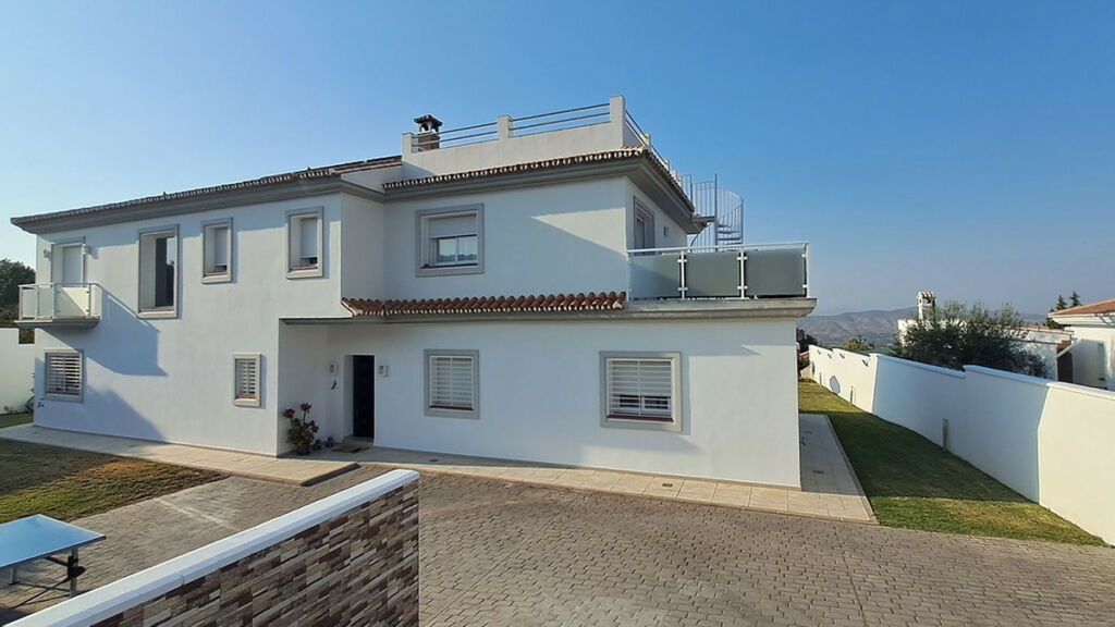 Detached Villa Alhaurín el Grande Málaga - image 9