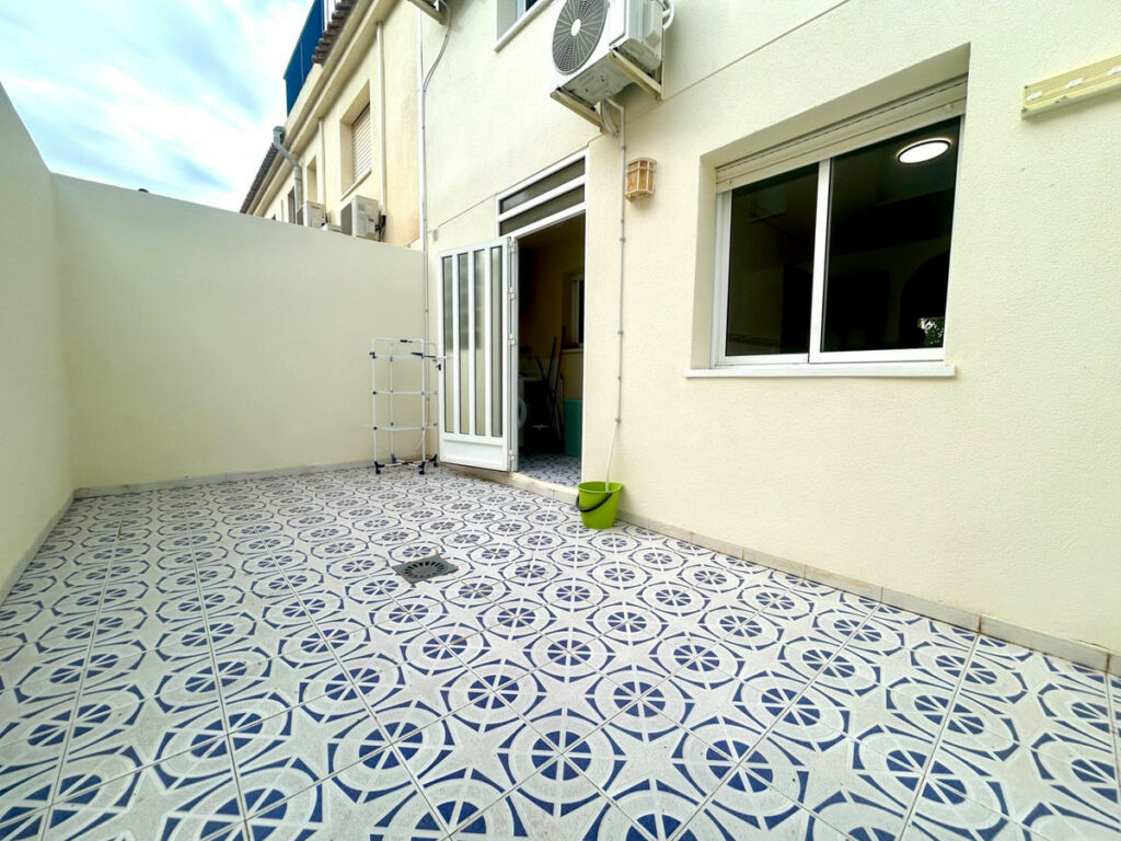 Townhouse Campoamor Alicante - image 9