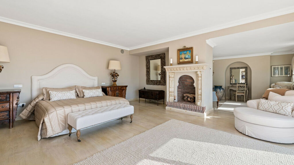 Detached Villa Los Monteros Málaga - image 9